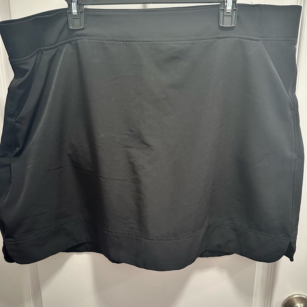 32 Degrees Cool Women’s Black Mini Skirt